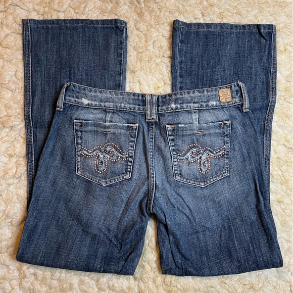 ⭐️Guess Bootcut Jeans - Picture 3 of 8